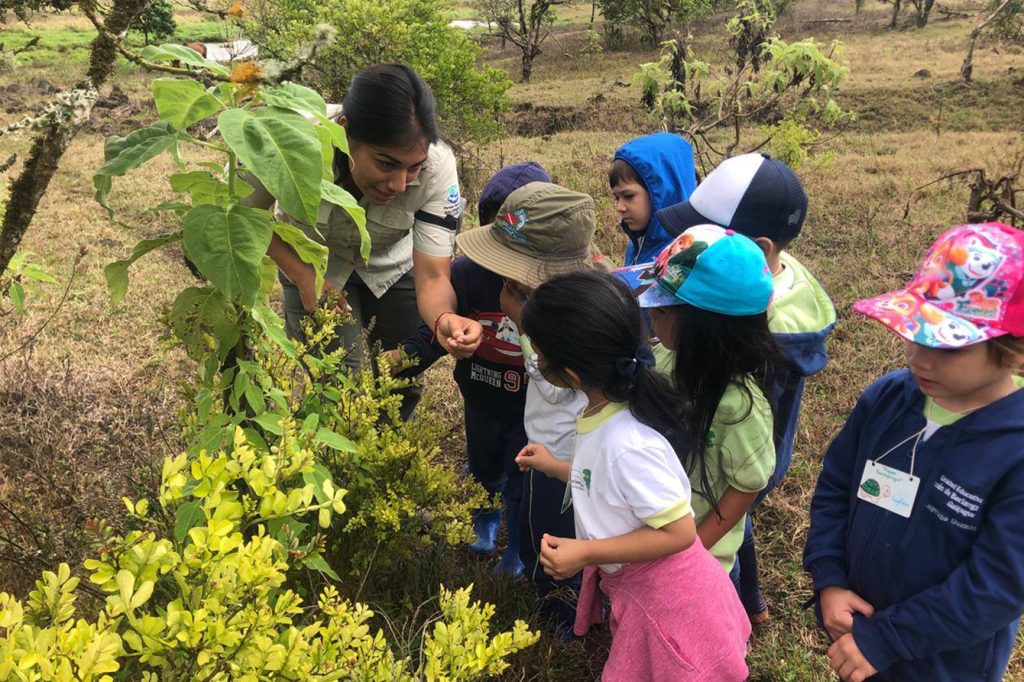 Children participate in an Education for Sustainability outing, by Galápagos National Park Directorate