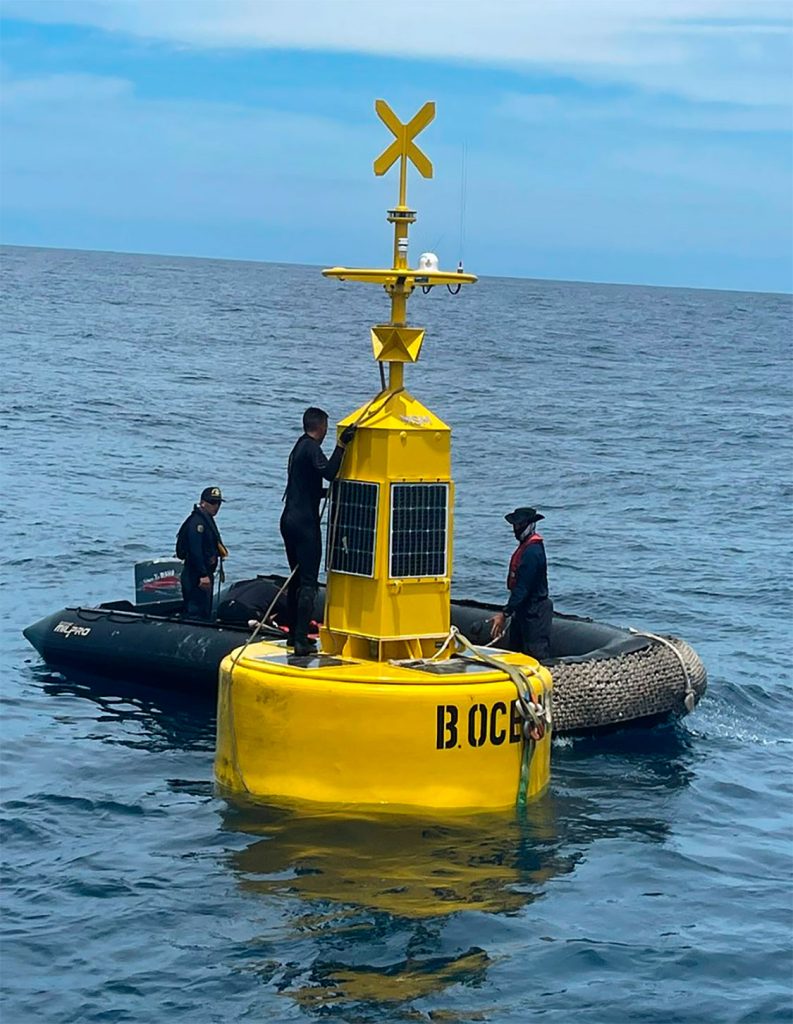INOCAR Strengthens Galápagos Research with a New Oceanographic Buoy to Monitor El Niño