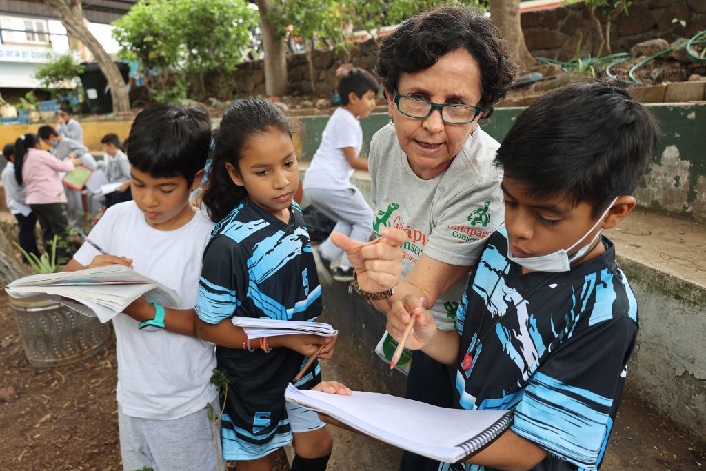 Celebremos el Día Internacional de la Educación: Un Compromiso con la Sostenibilidad en Galápagos