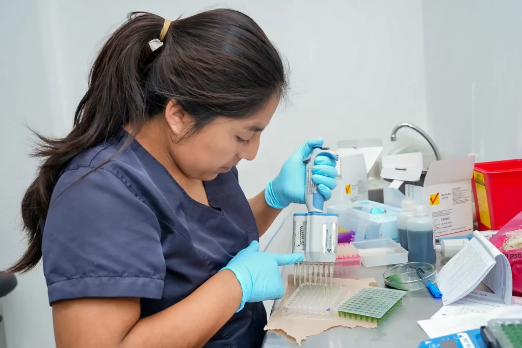 Colaboración interinstitucional fortalecerá la investigación usando la genética como herramienta en Galápagos