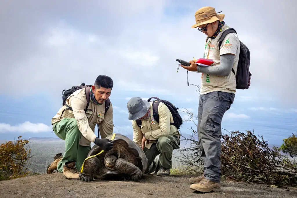 Science with a Galápagos Accent